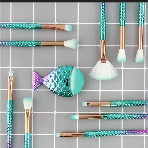 11 piece mermaid tail make up brush set - Picture 2 of 7